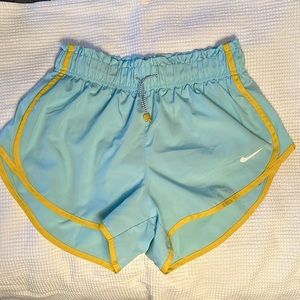 Nike Women’s Tempo Aqua running shorts with yellow trim size S